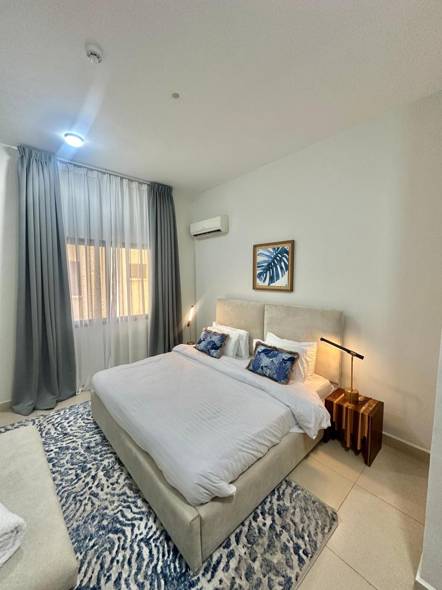 Coastalhome 75Inch Tv 5Min Drive To The City & Beach Darüsselam Dış mekan fotoğraf